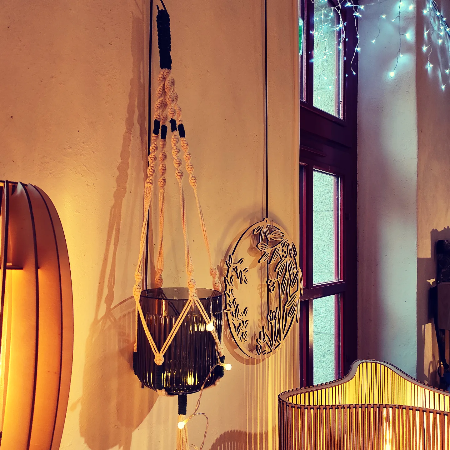 Détail d’une suspension nouée en macramé